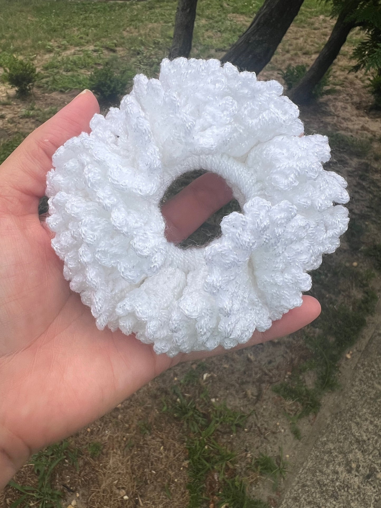 Scrunchies hair coletas a crochet - Blanco