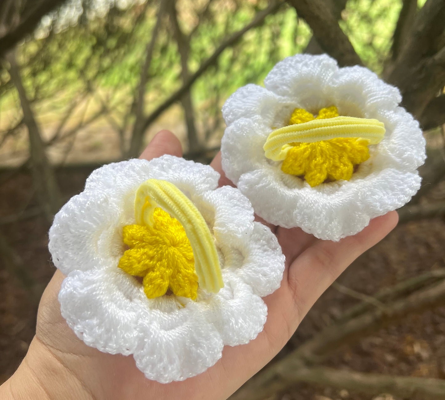 Scrunchie Crochet Flor Margarita Hecho a Mano — Pack x2 | Crochet Daysitas