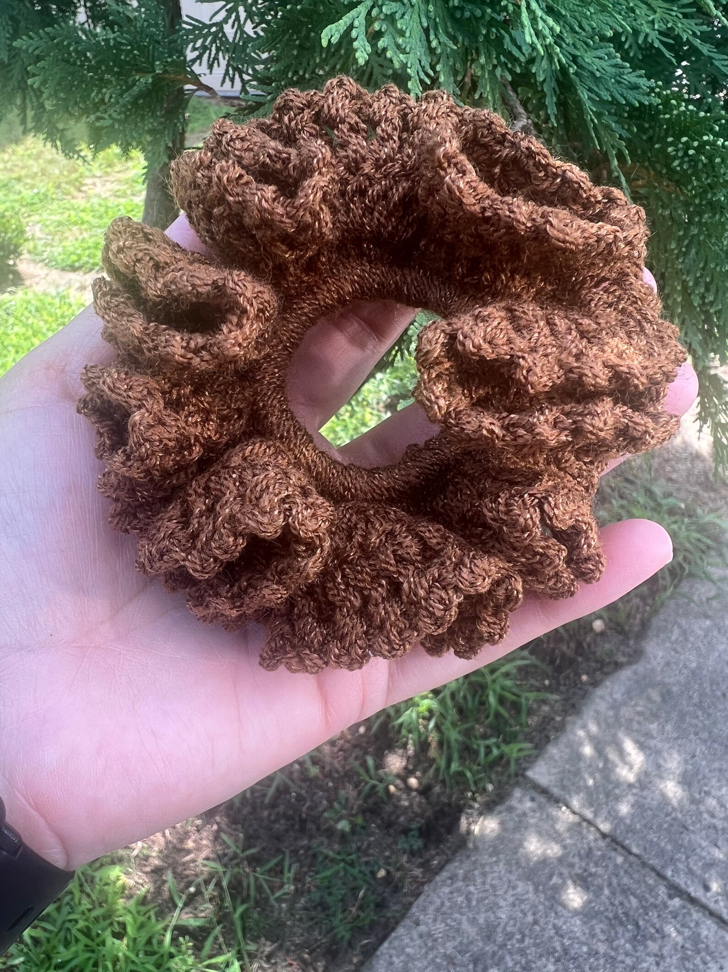 Scrunchies Hair a Crochet -MARRON CLARO