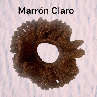 Scrunchies Hair a Crochet -MARRON CLARO