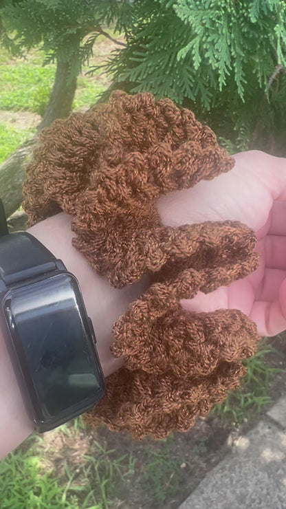 Scrunchies Hair a Crochet -MARRON CLARO